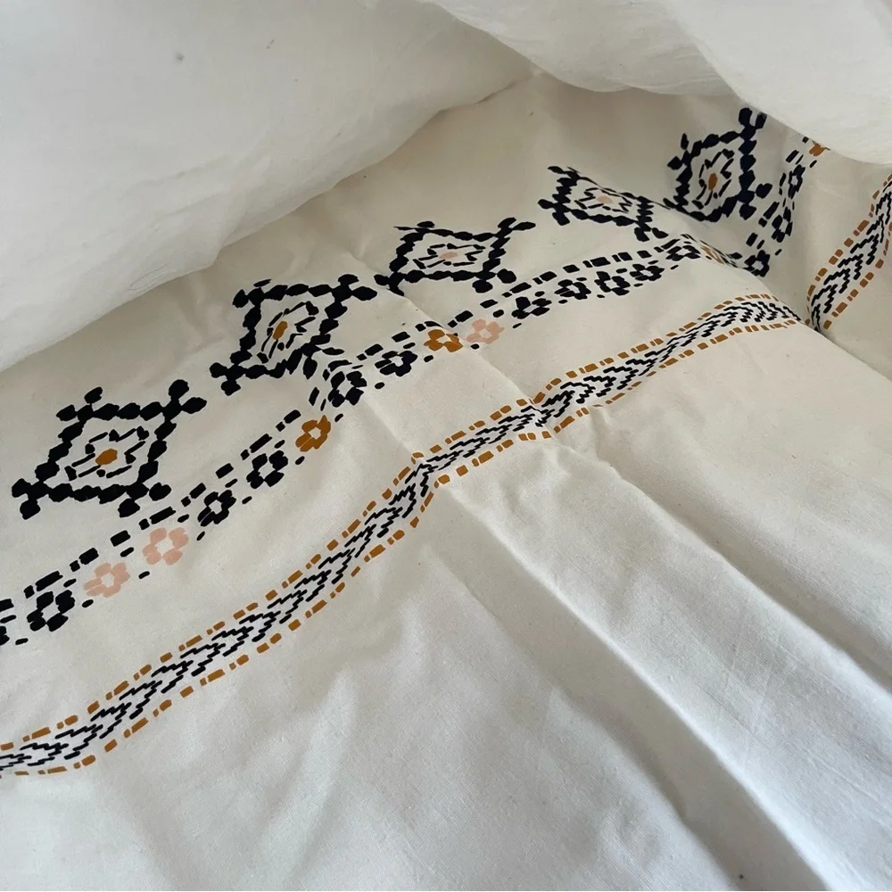 Bohemian Urban Outfitters Home Dara print border Duvet cover King size NWOT